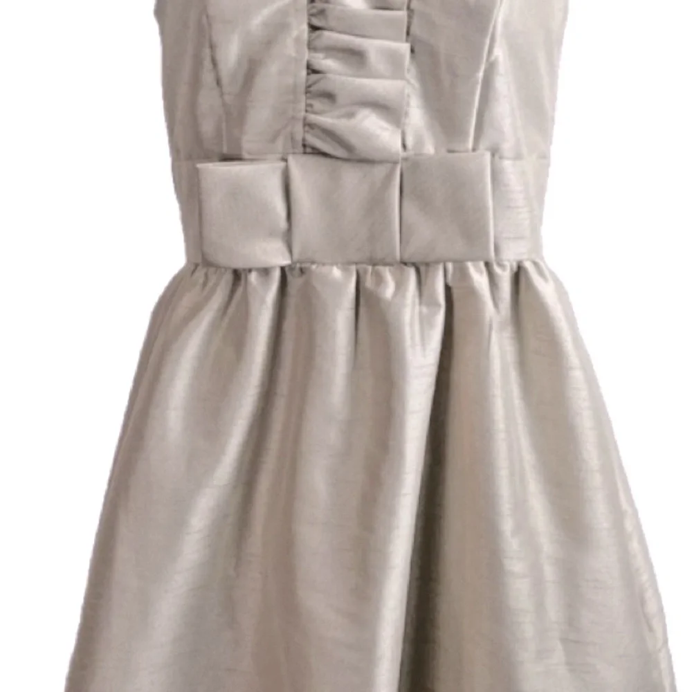 ALFRED‎ SUNG Champagne Ruffled Cocktail Dress w Bow Detail